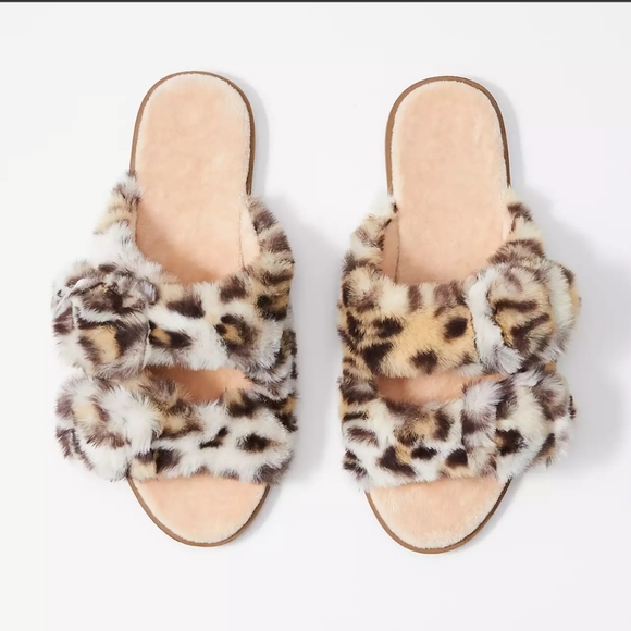LOFT Faux Fur Buckle Slippers | Small - Picture 7 of 7